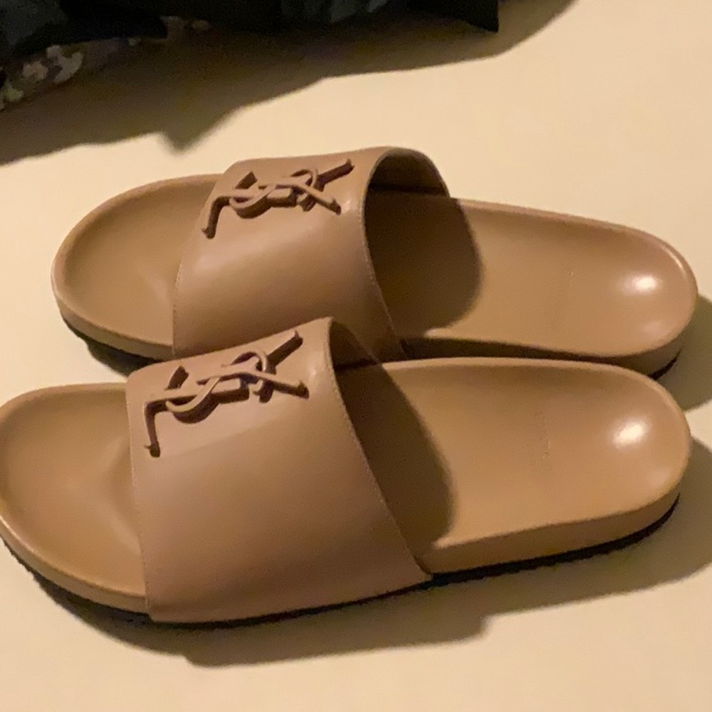 YSL JOAN BROOCH SLIDES EUC 36.5